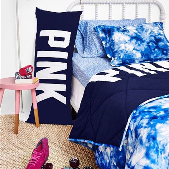 Vs Pink Reversible Bedding